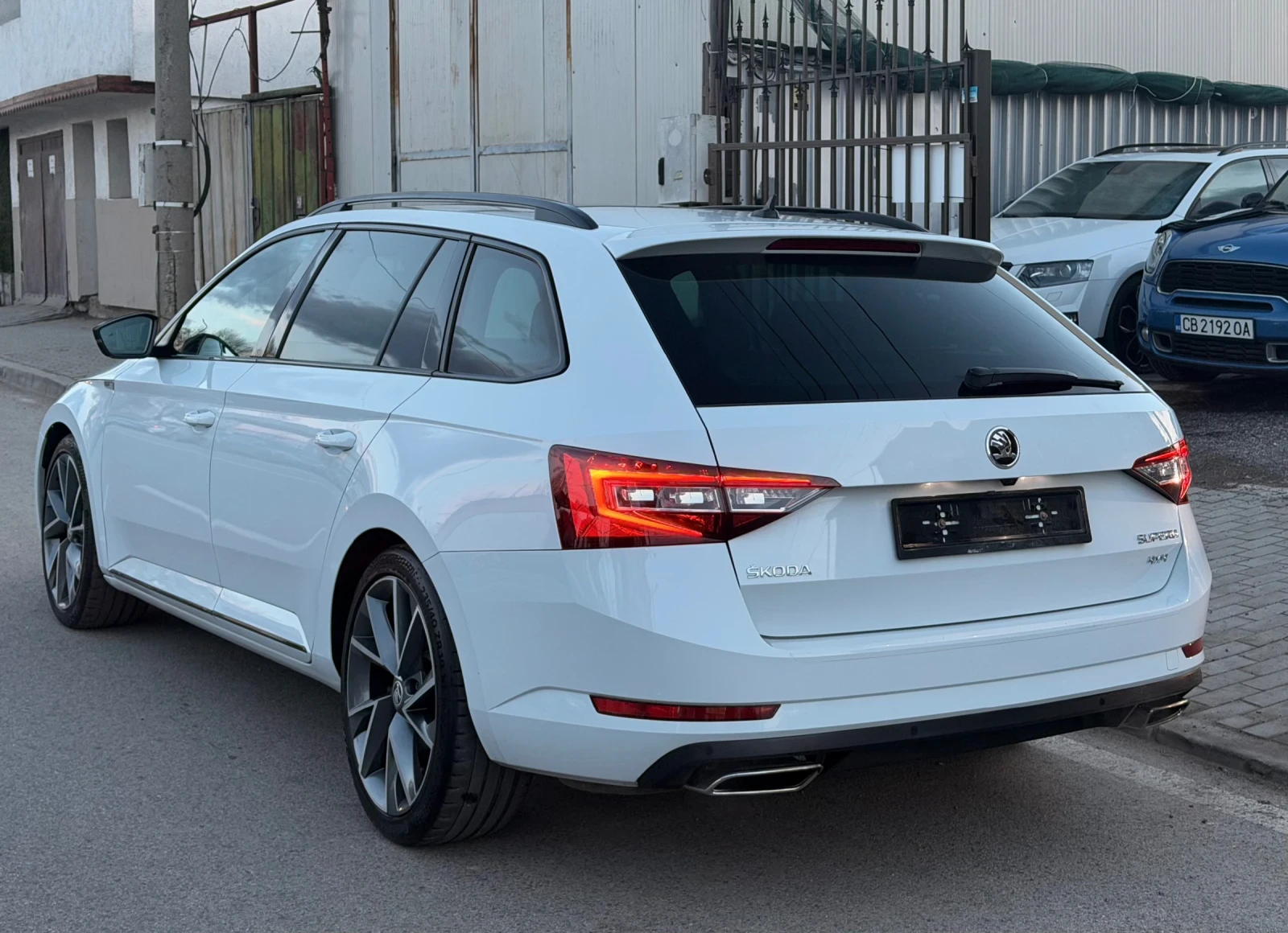 Skoda Superb 2.0tsi-280кс.4х4-LED-Sportline - изображение 3