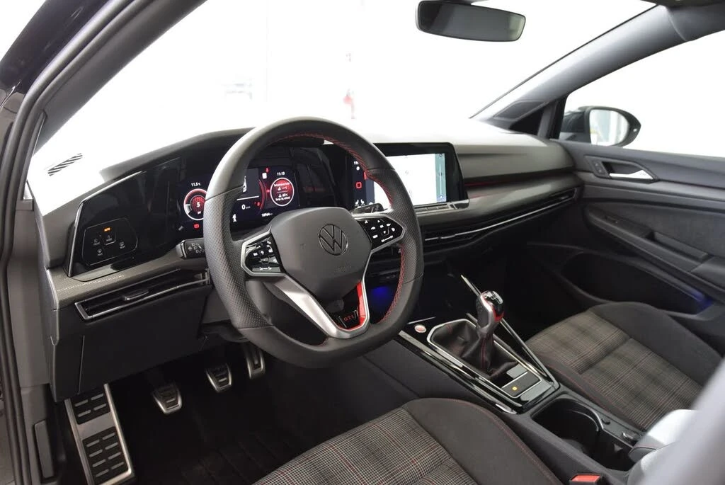 VW Golf Volkswagen Golf GTI 380* АвтоКредит* (ЦЕНА ДО БГ) - изображение 5