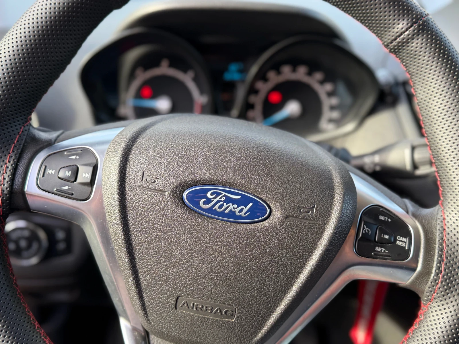 Ford Courier Tourneo - изображение 4