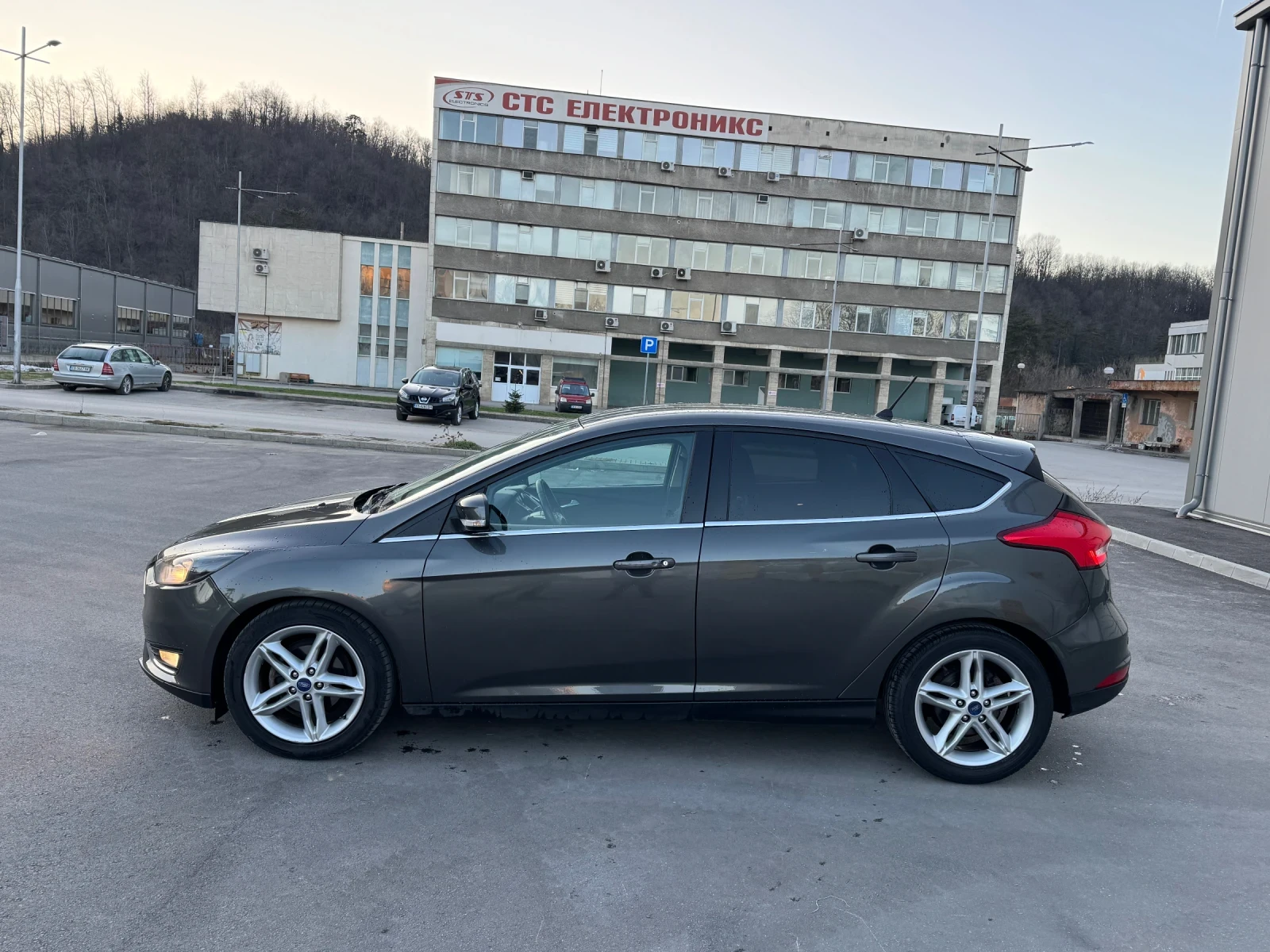 Ford Focus 1.5 TDCi 120k.c. * Navi * Keyless go * Bluetooth | Mobile.bg � ����������� 2