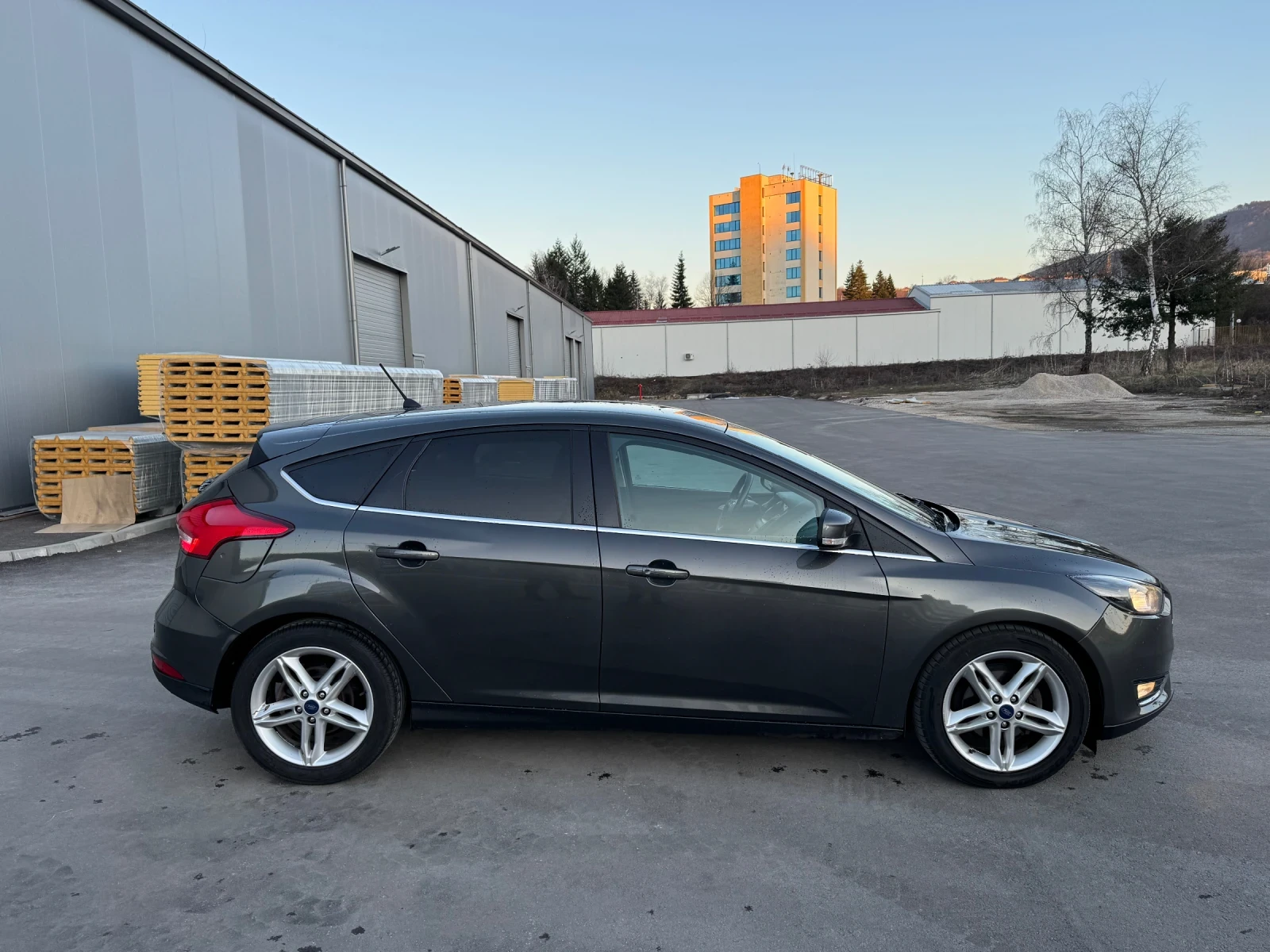 Ford Focus 1.5 TDCi 120k.c. * Navi * Keyless go * Bluetooth | Mobile.bg � ����������� 6