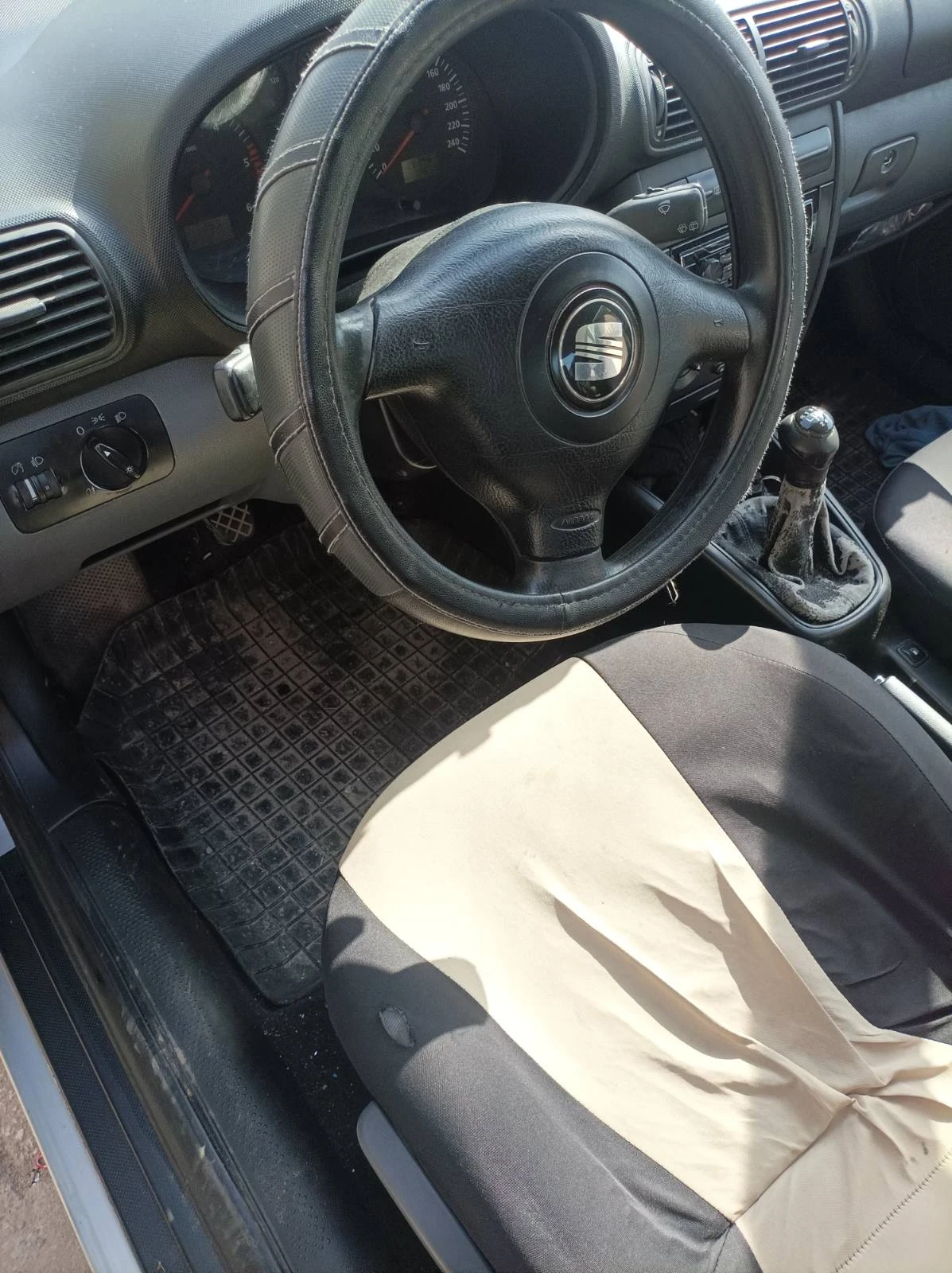 Seat Leon, снимка 8 - Автомобили и джипове - 53708750