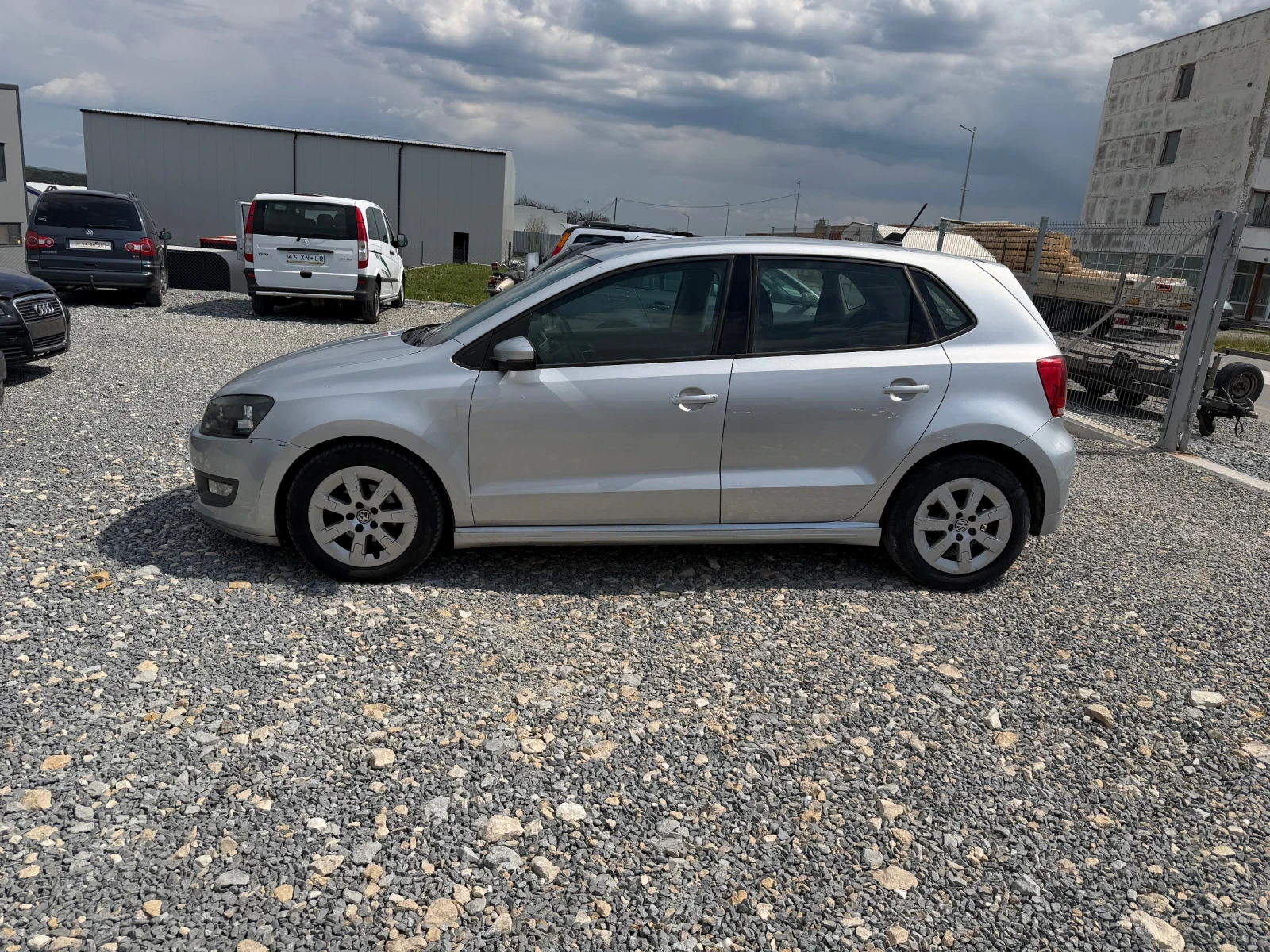 VW Polo, снимка 8 - Автомобили и джипове - 54410252
