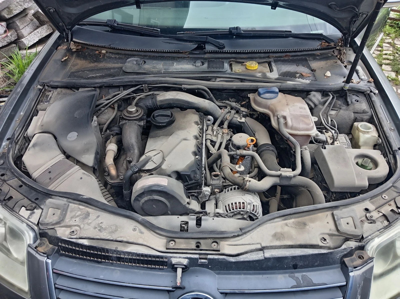VW Passat 1.9 TDI, снимка 10 - Автомобили и джипове - 54653530
