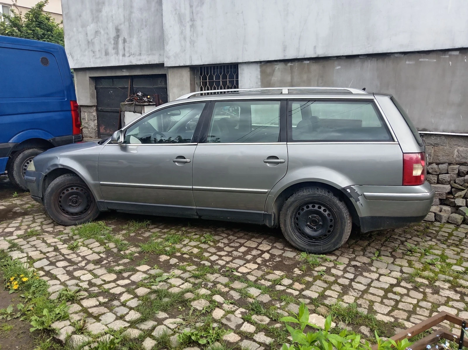 VW Passat 1.9 TDI, снимка 2 - Автомобили и джипове - 54653530