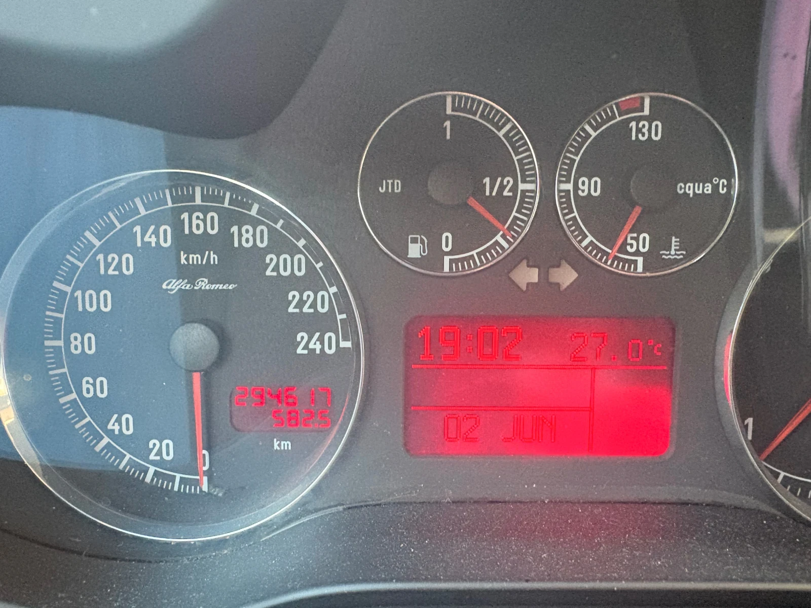Alfa Romeo 147 1.9 JTD, снимка 8 - Автомобили и джипове - 54754044