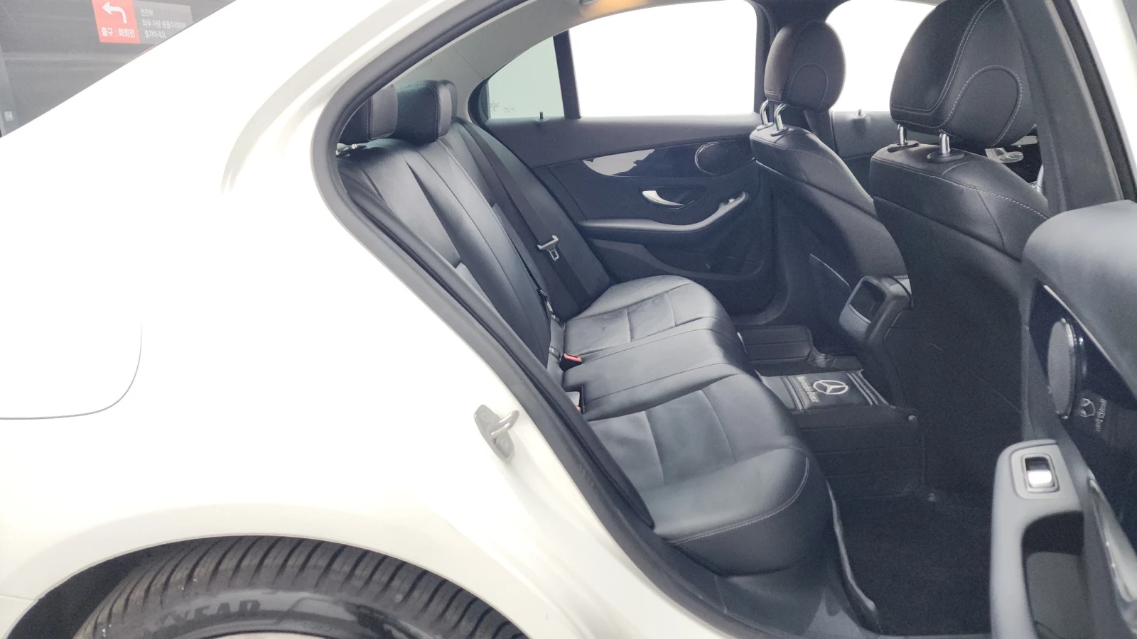 Mercedes-Benz C 200, снимка 12 - Автомобили и джипове - 54967923