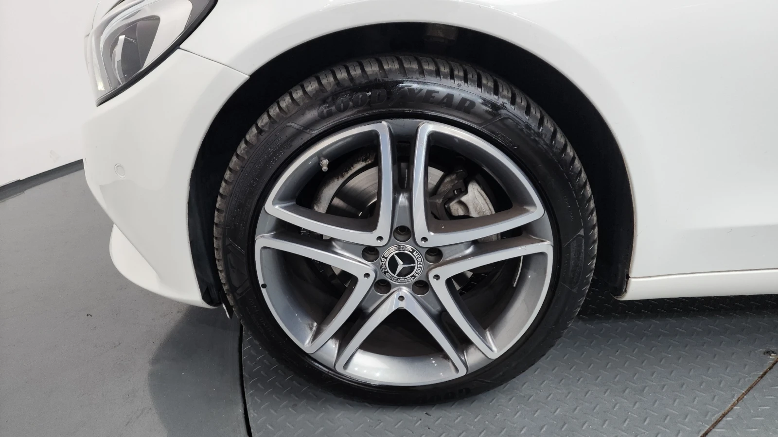 Mercedes-Benz C 200, снимка 5 - Автомобили и джипове - 54967923