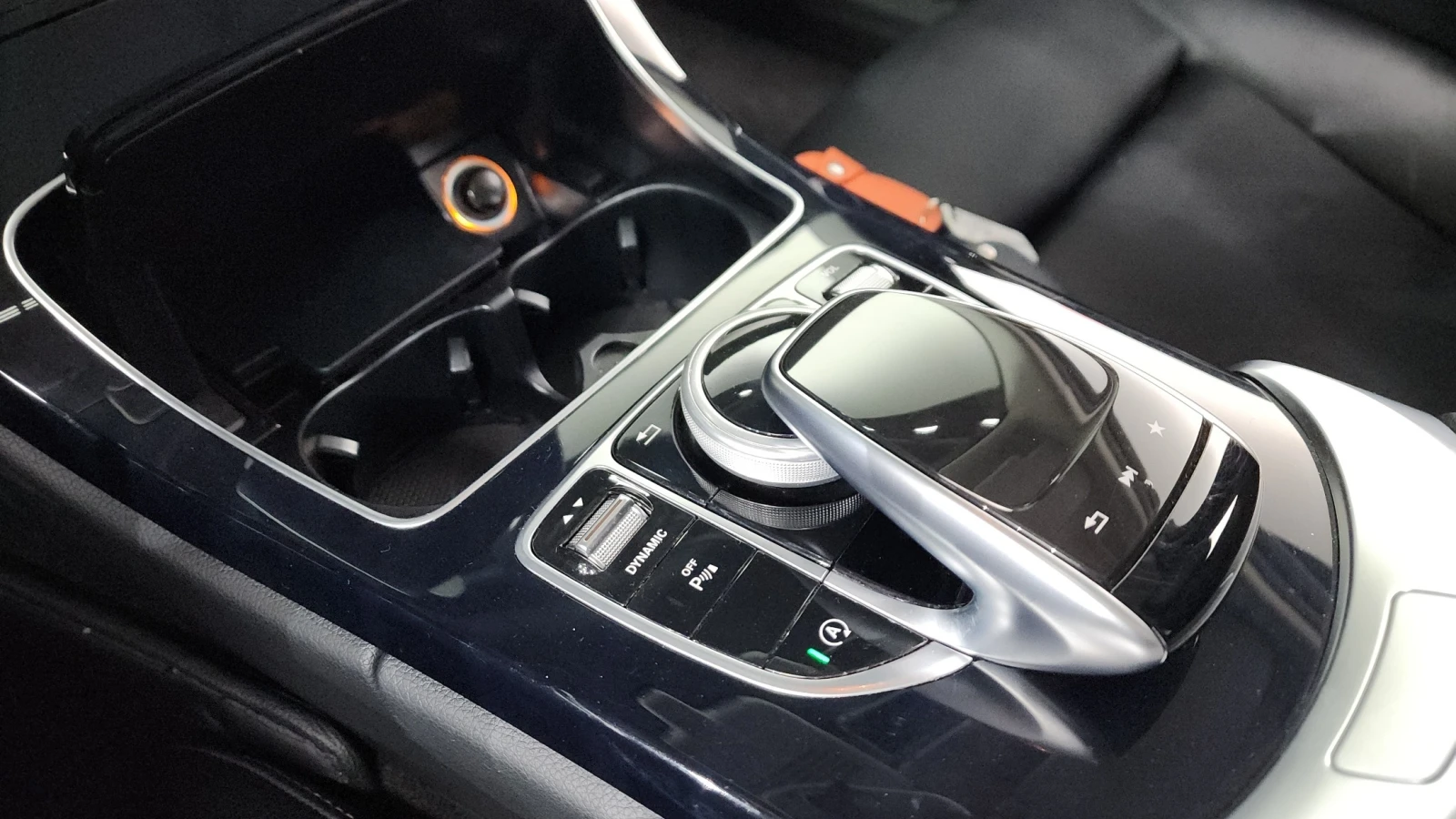 Mercedes-Benz C 200, снимка 15 - Автомобили и джипове - 54967923