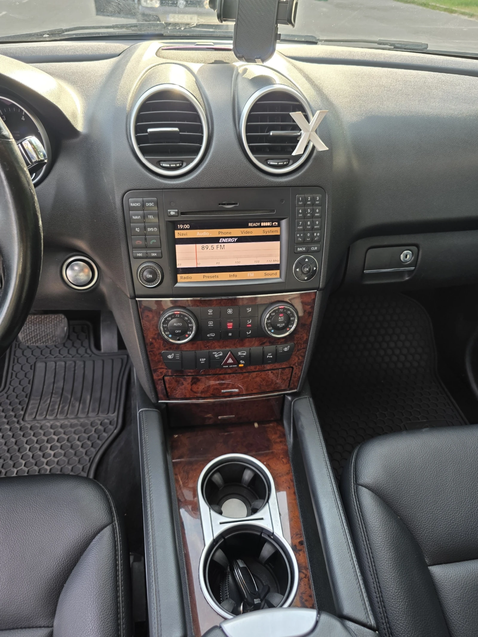 Mercedes-Benz ML 550, снимка 14 - Автомобили и джипове - 54984445