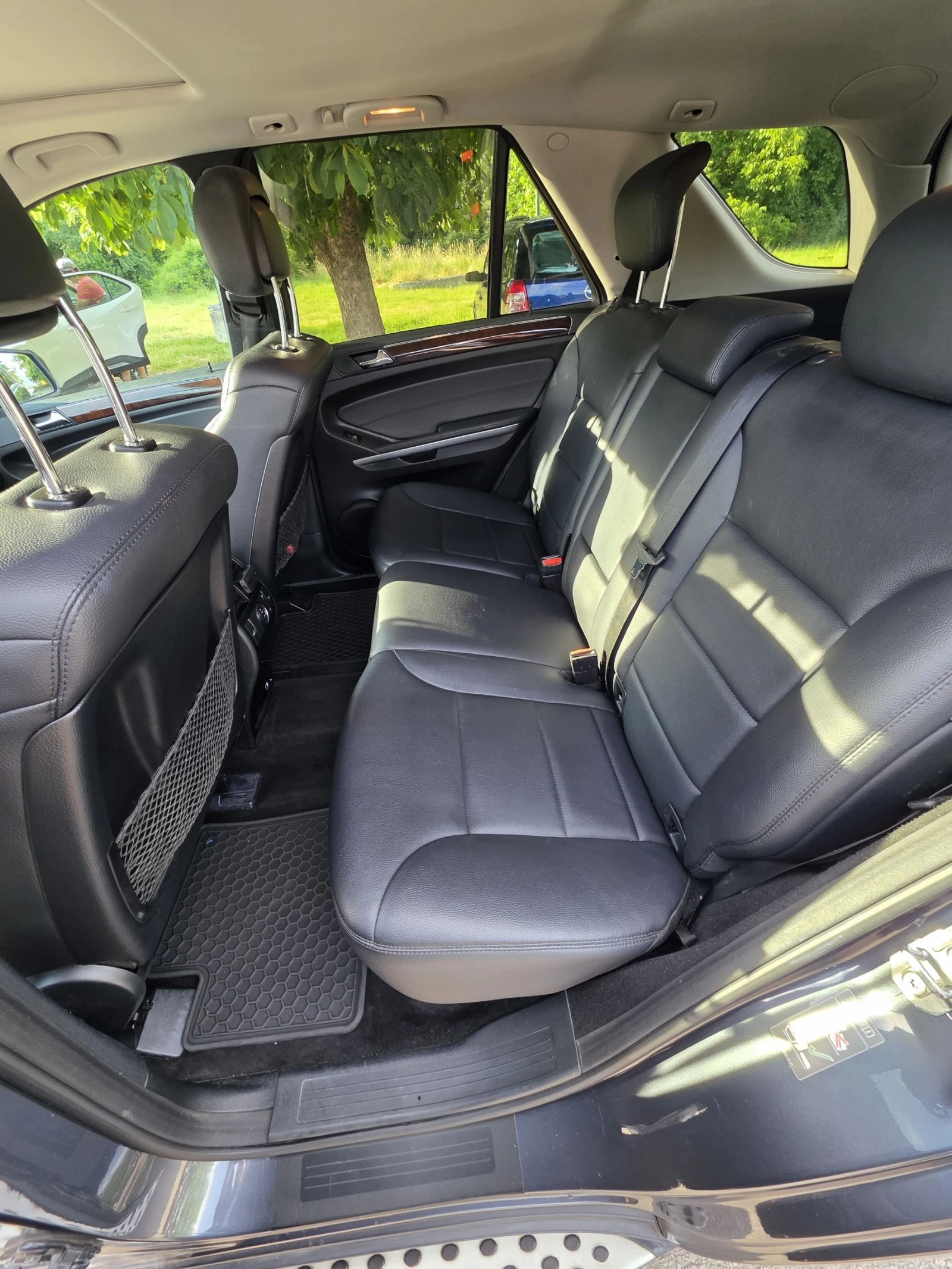 Mercedes-Benz ML 550, снимка 15 - Автомобили и джипове - 54984445