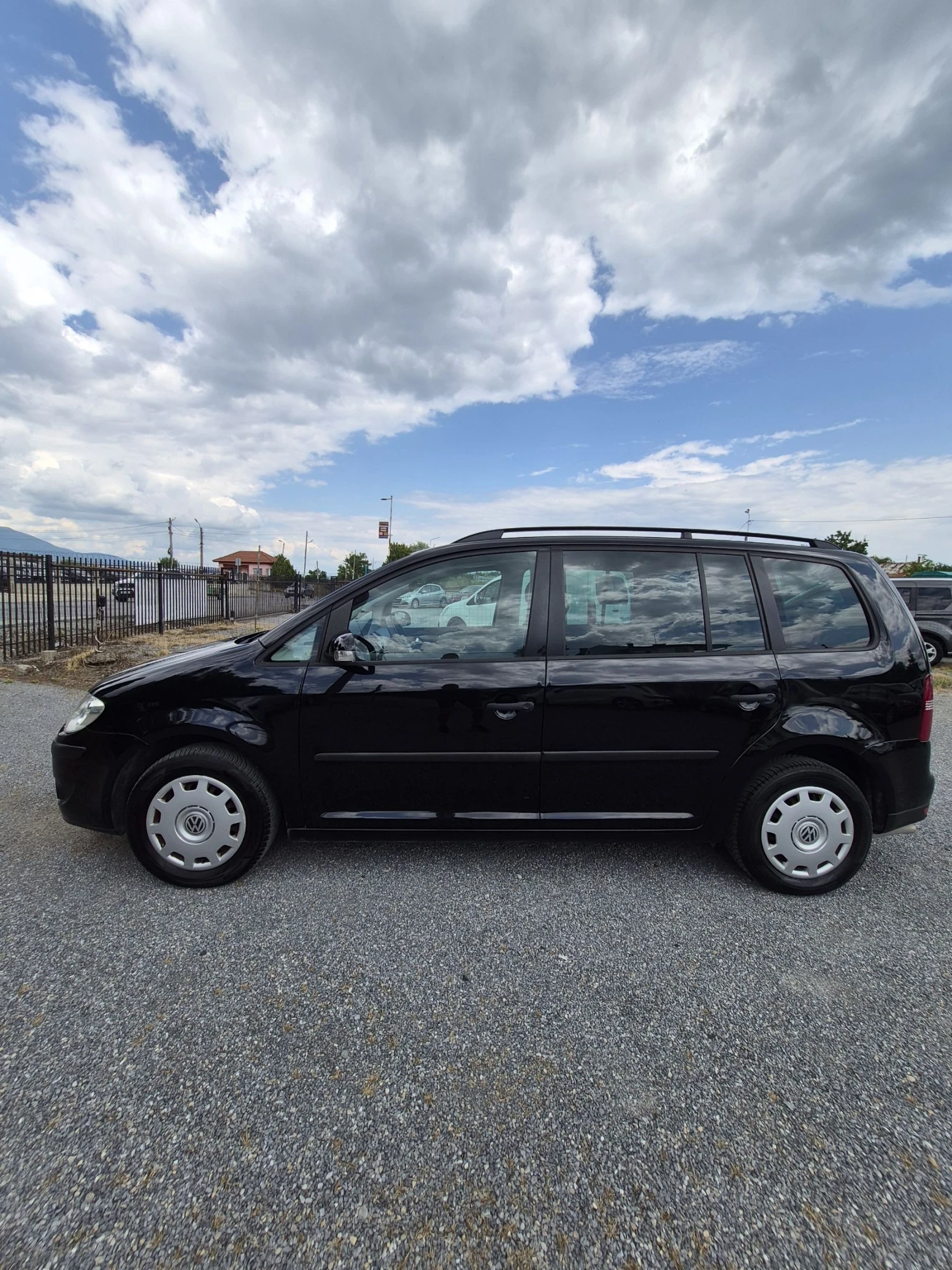 VW Touran 2.0i Метан  7 Местен, снимка 6 - Автомобили и джипове - 55125672