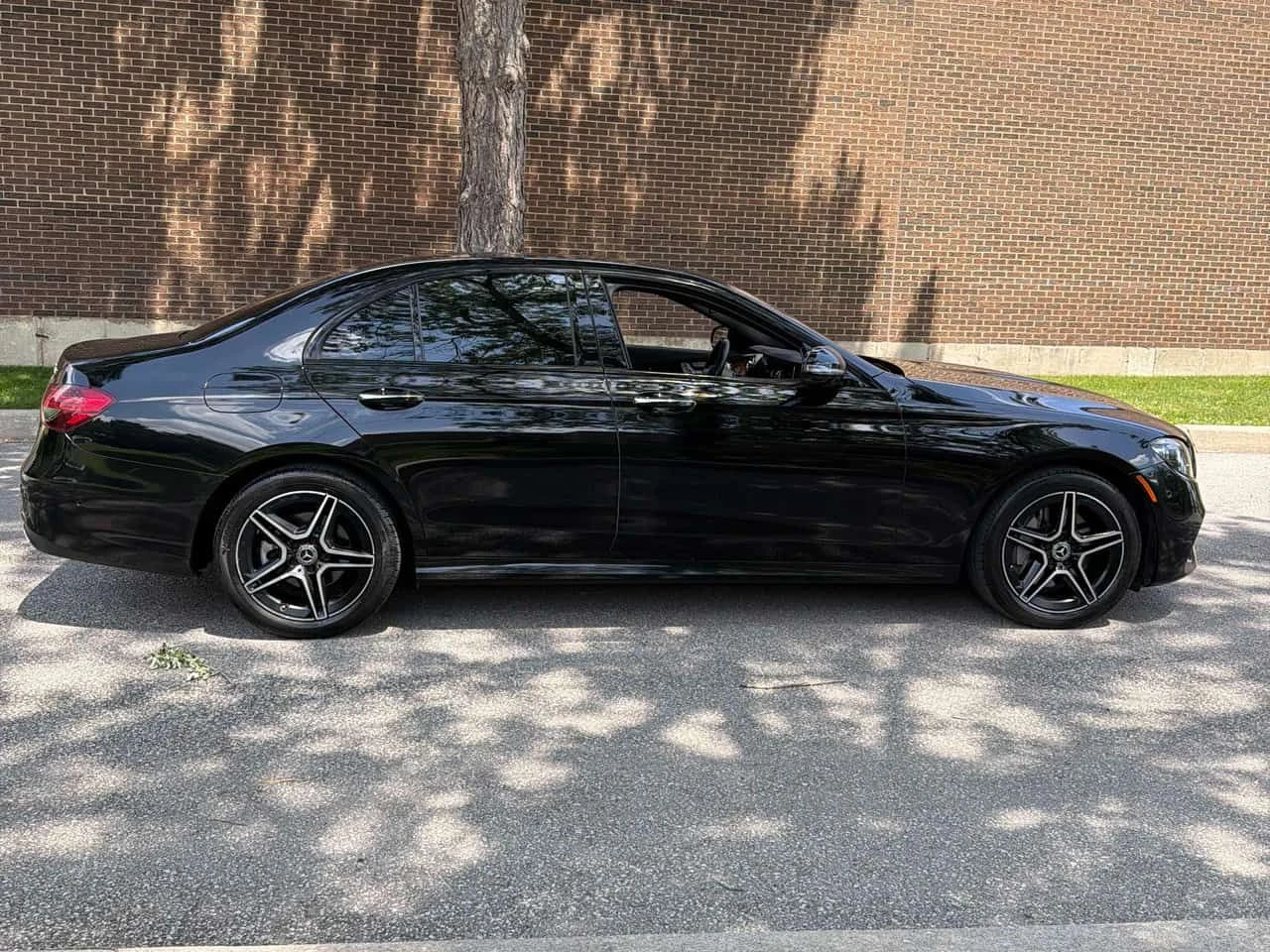 Mercedes-Benz E 350 * CARFAX * ЦЕНА ДО БГ, снимка 4 - Автомобили и джипове - 55140400