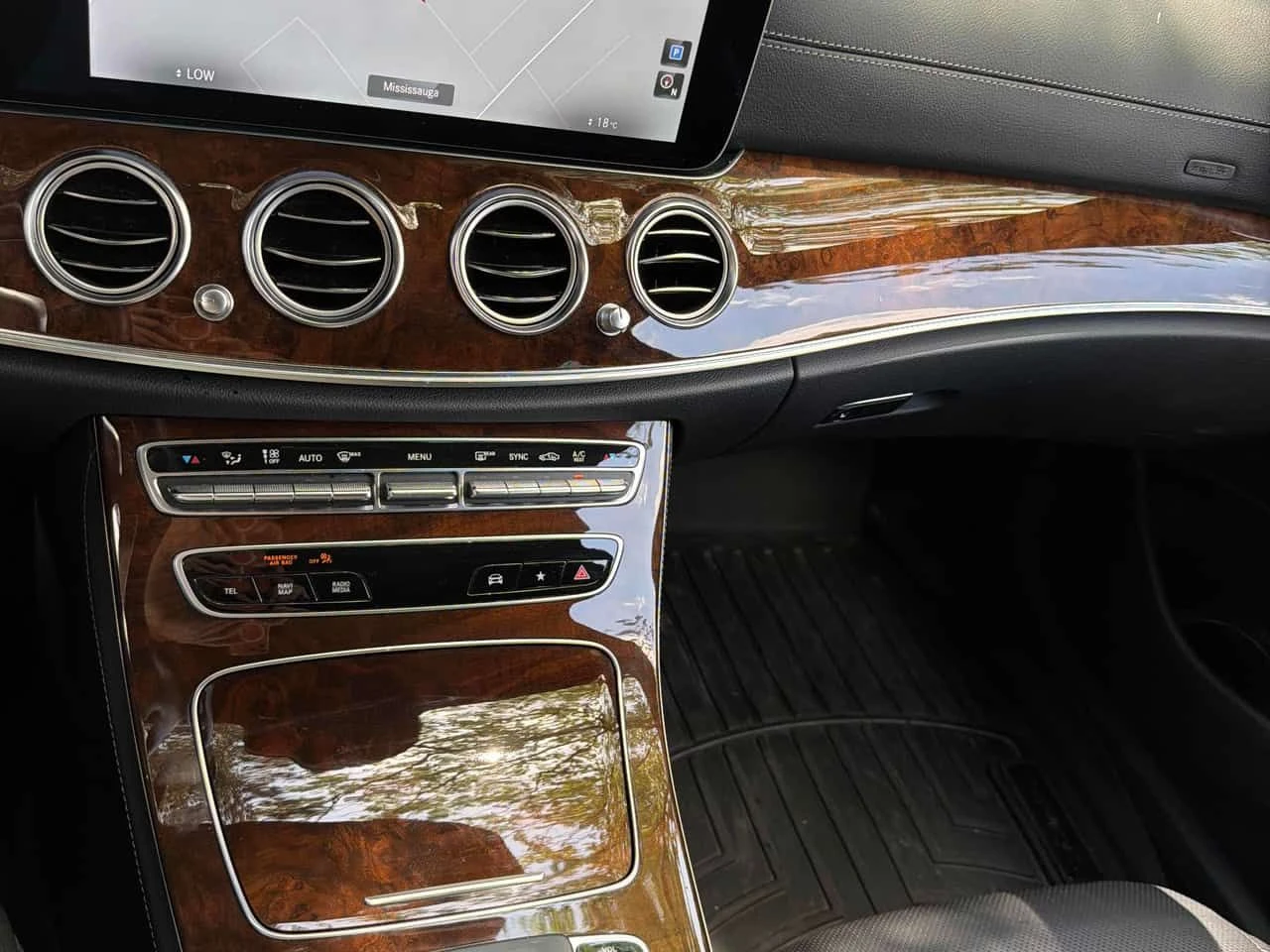 Mercedes-Benz E 350 * CARFAX * ЦЕНА ДО БГ, снимка 10 - Автомобили и джипове - 55140400