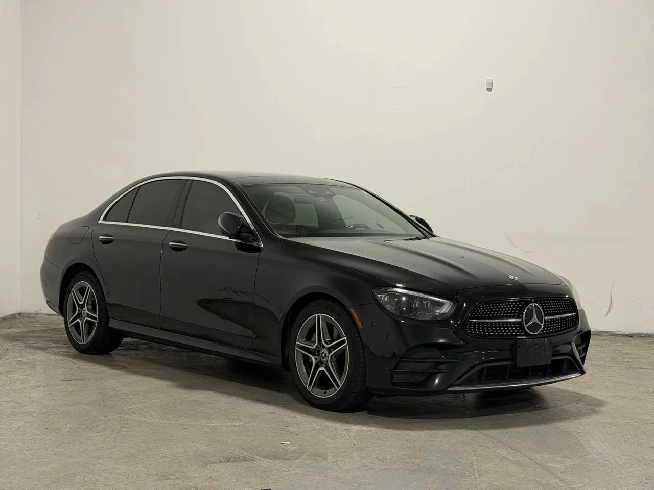 Mercedes-Benz E 350 4MATIC AMG Line, снимка 3 - Автомобили и джипове - 56074102