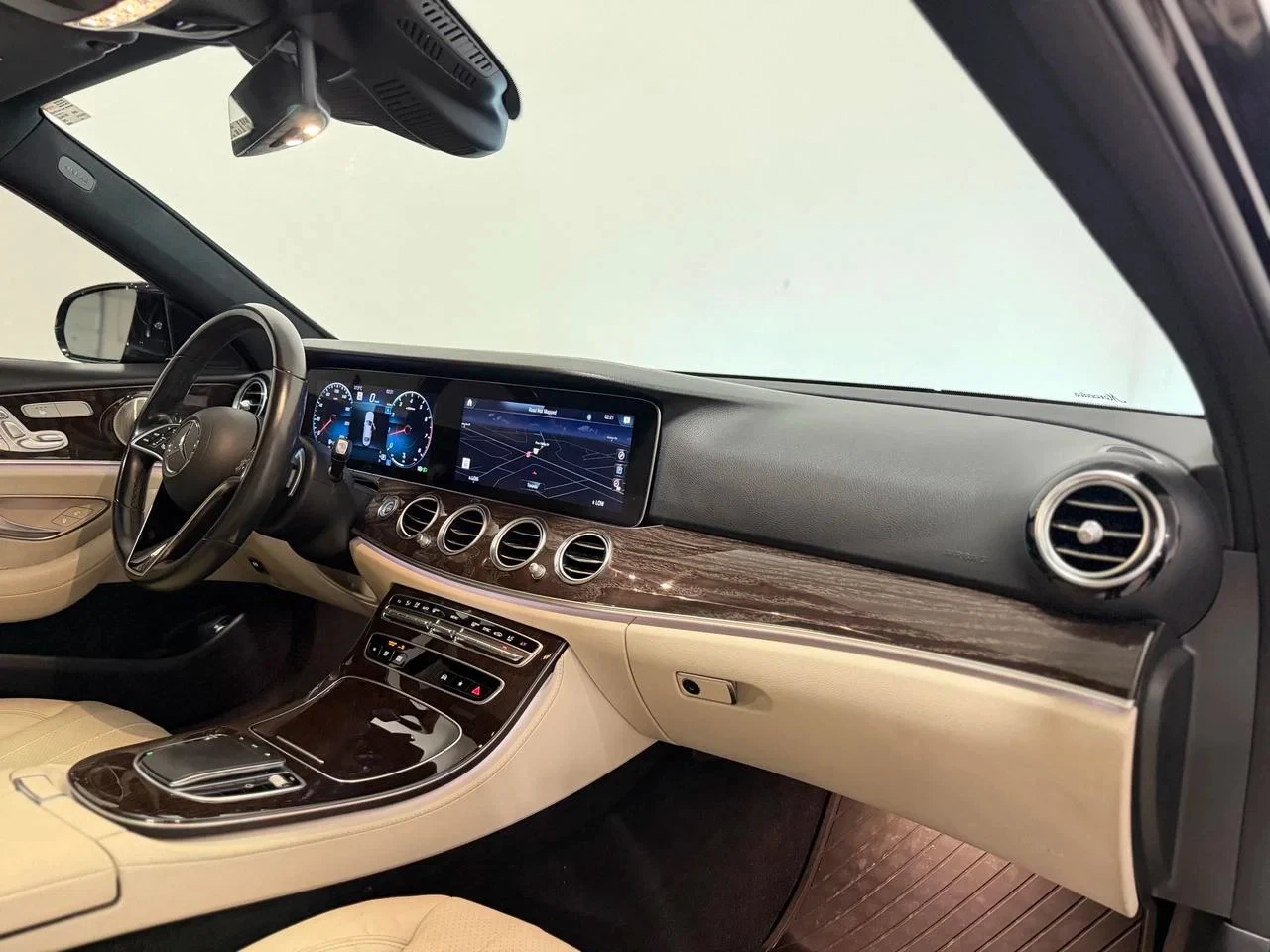 Mercedes-Benz E 350 4MATIC AMG Line, снимка 9 - Автомобили и джипове - 56074102