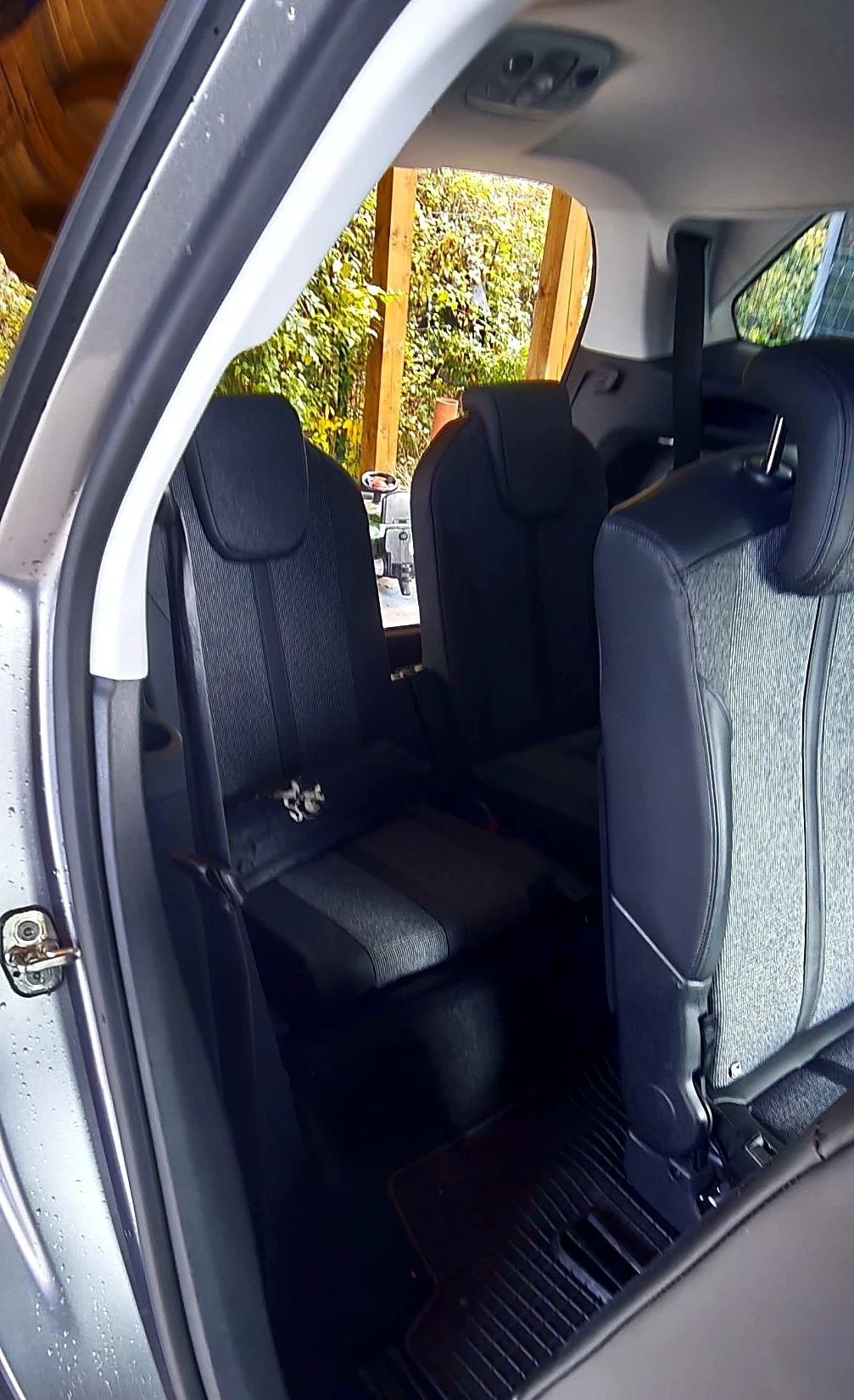 Peugeot 5008 1.6 BlueHDi Автоматик Allure 6+ 1 360 камера, снимка 10 - Автомобили и джипове - 56227127
