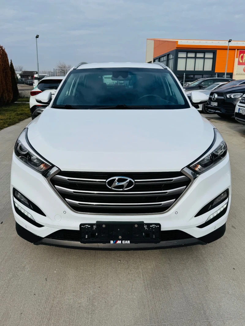 Hyundai Tucson 2.0CRDI-AUTOMAT-4WD, снимка 2 - Автомобили и джипове - 48881576