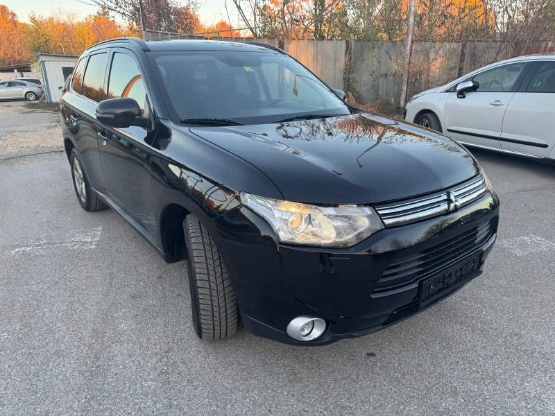 Mitsubishi Outlander 2.2DID 4x4 7места Швейцария, снимка 3 - Автомобили и джипове - 49468897