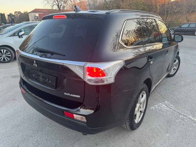 Mitsubishi Outlander 2.2DID 4x4 7места Швейцария, снимка 5 - Автомобили и джипове - 49468897