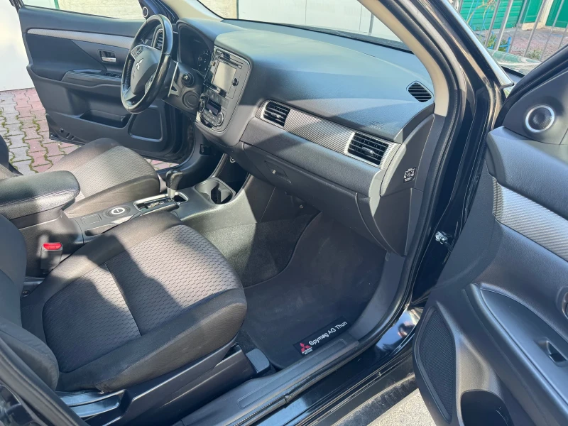 Mitsubishi Outlander 2.2DID 4x4 7места Швейцария, снимка 14 - Автомобили и джипове - 49468897