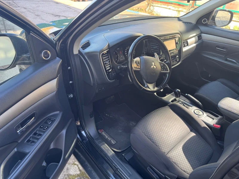 Mitsubishi Outlander 2.2DID 4x4 7места Швейцария, снимка 11 - Автомобили и джипове - 49468897