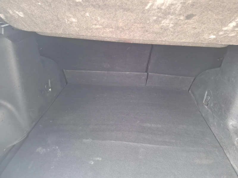 Dacia Duster 1.5 dCI 4x4, снимка 7 - Автомобили и джипове - 52704749