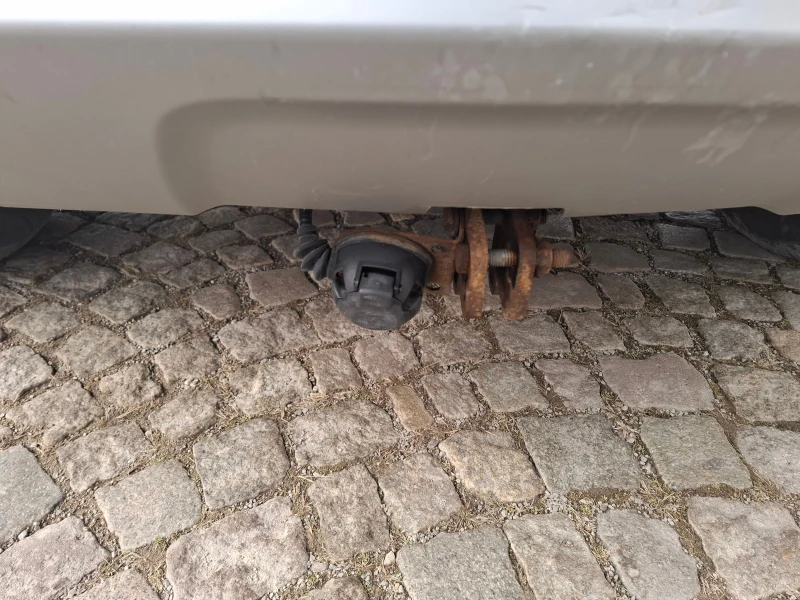 Dacia Duster 1.5 dCI 4x4, снимка 6 - Автомобили и джипове - 52704749