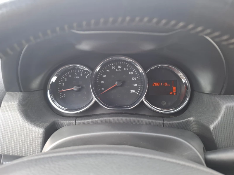 Dacia Duster 1.5 dCI 4x4, снимка 13 - Автомобили и джипове - 52704749