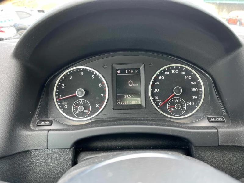 VW Tiguan * Highline * CARFAX * ЦЕНА ДО БГ, снимка 8 - Автомобили и джипове - 53014160