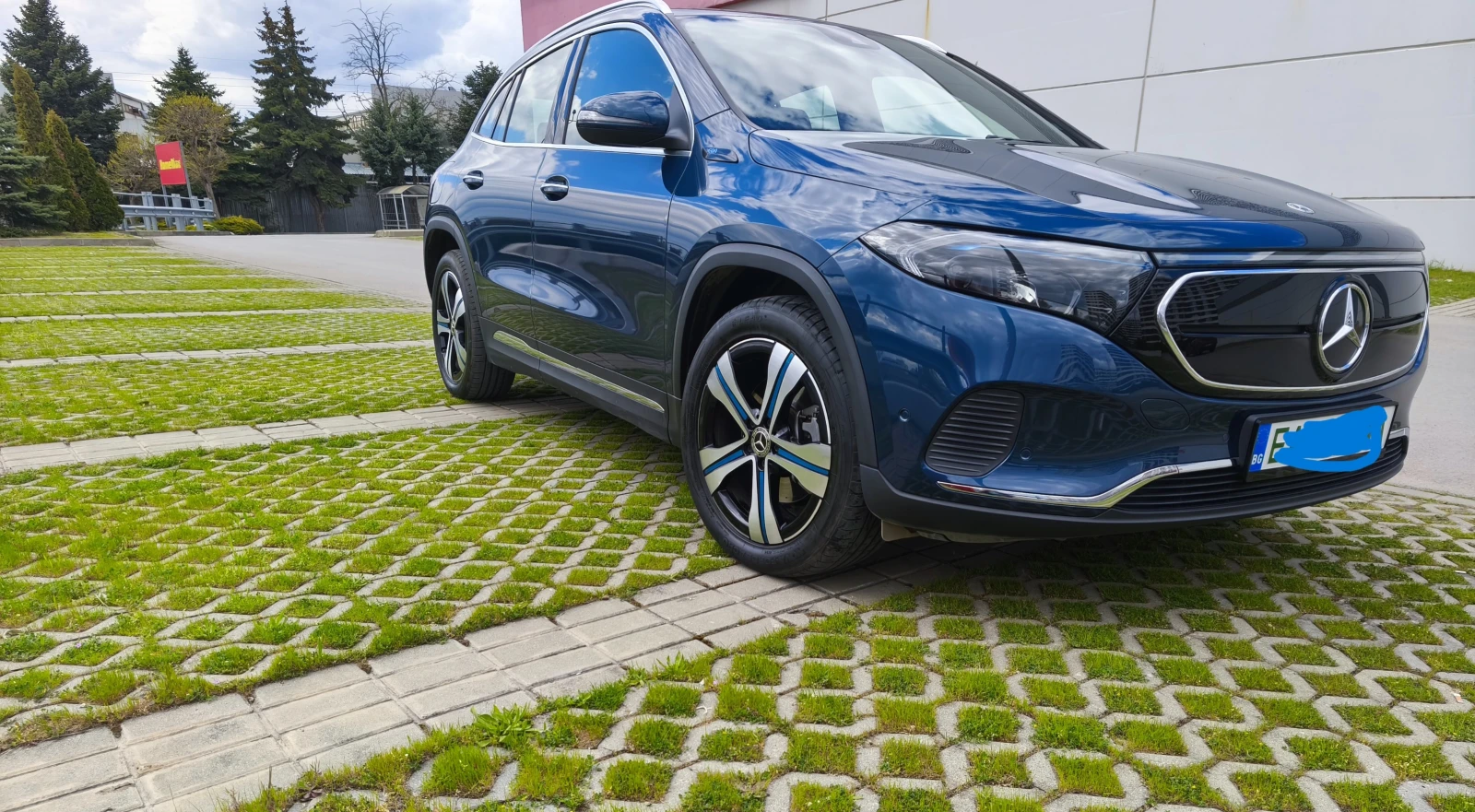 Mercedes-Benz EQA, снимка 2 - Автомобили и джипове - 54264376