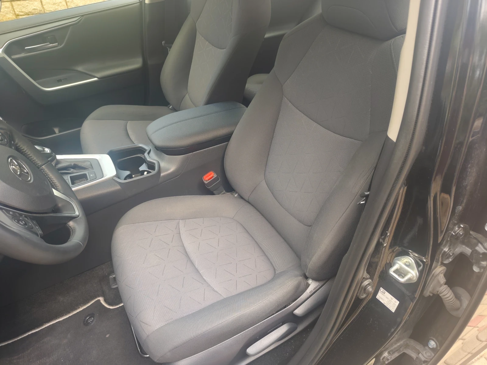 Toyota Rav4 2.5 Хибрид 222к.с Валидна Гаранция - изображение 9