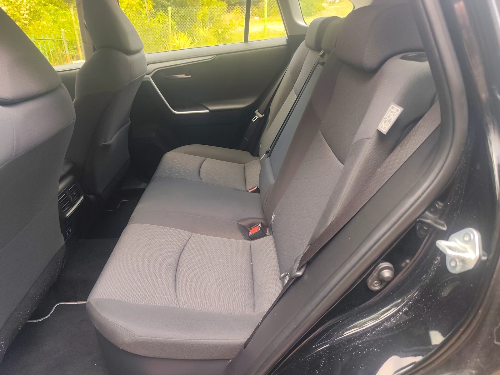 Toyota Rav4 2.5 Хибрид 222к.с Валидна Гаранция - изображение 10