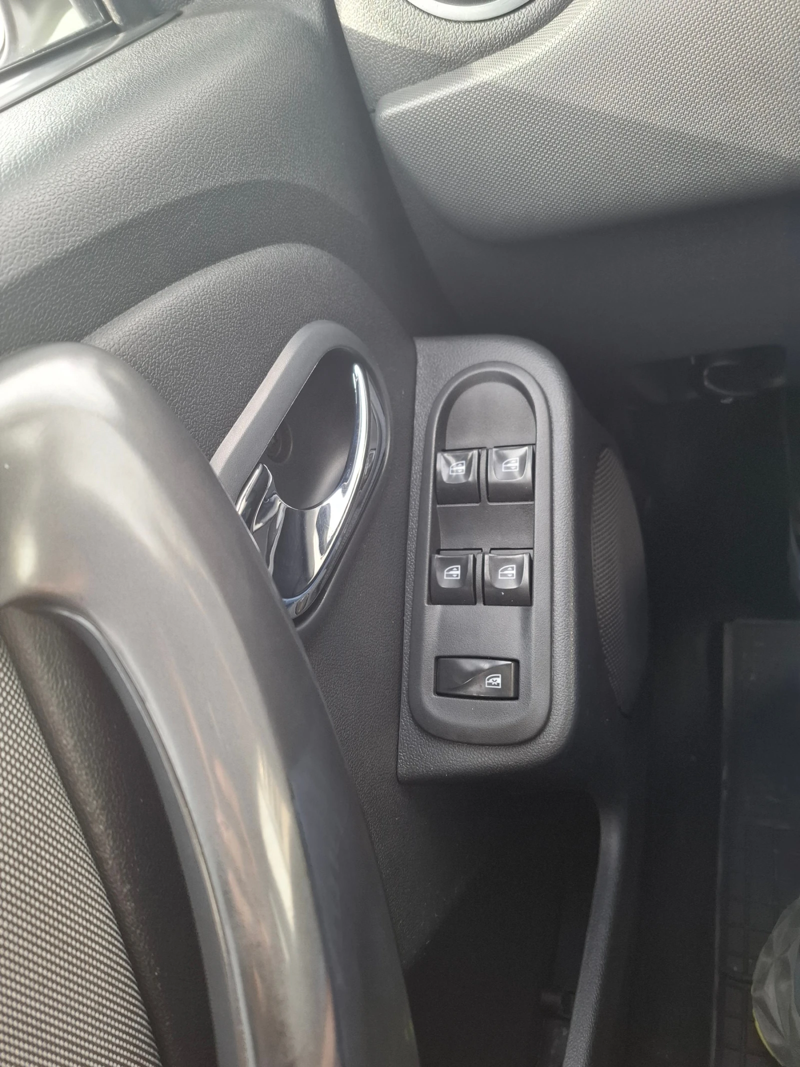 Dacia Duster 1.5 dCI 4x4 | Mobile.bg � ����������� 12