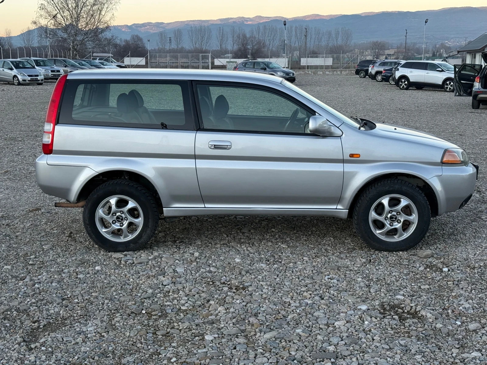 Honda Hr-v 1.6i 4х4/Климатик/Обслужена - изображение 3