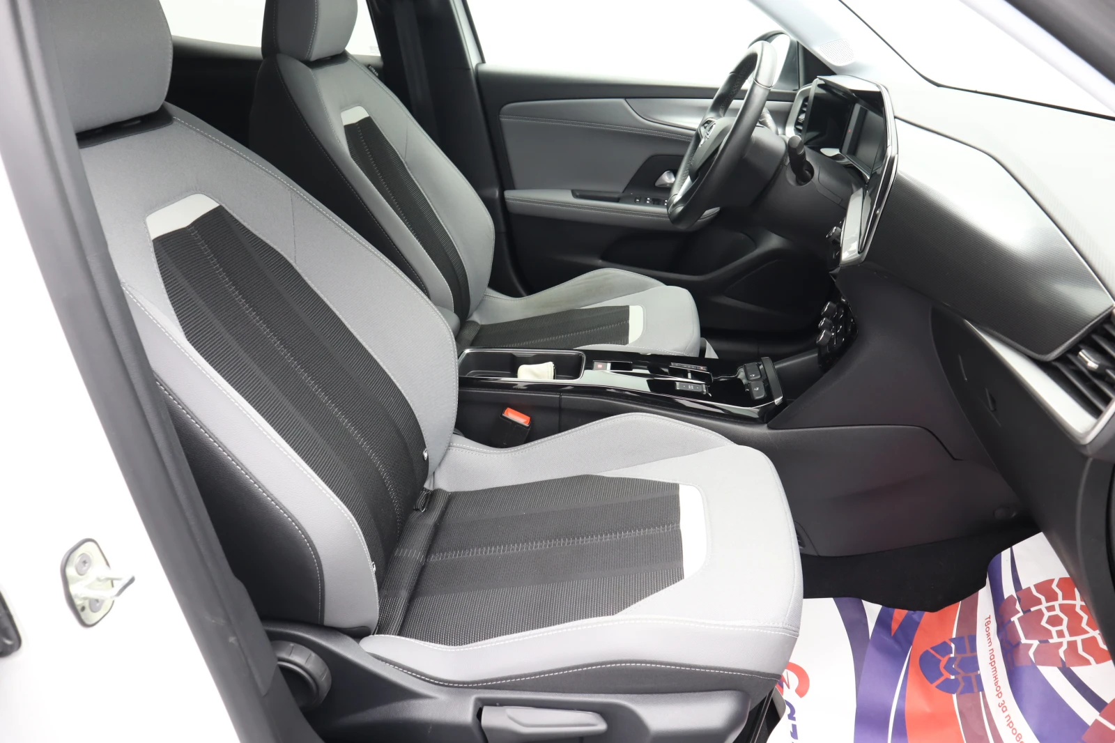 Opel Mokka SIGG e-Elegance , снимка 13 - Автомобили и джипове - 54065602