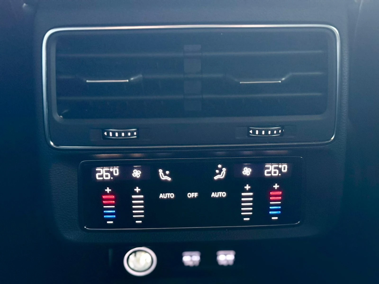 Audi SQ8 S - Line* Quattro* B&O* 360* Лизинг , снимка 15 - Автомобили и джипове - 54454863