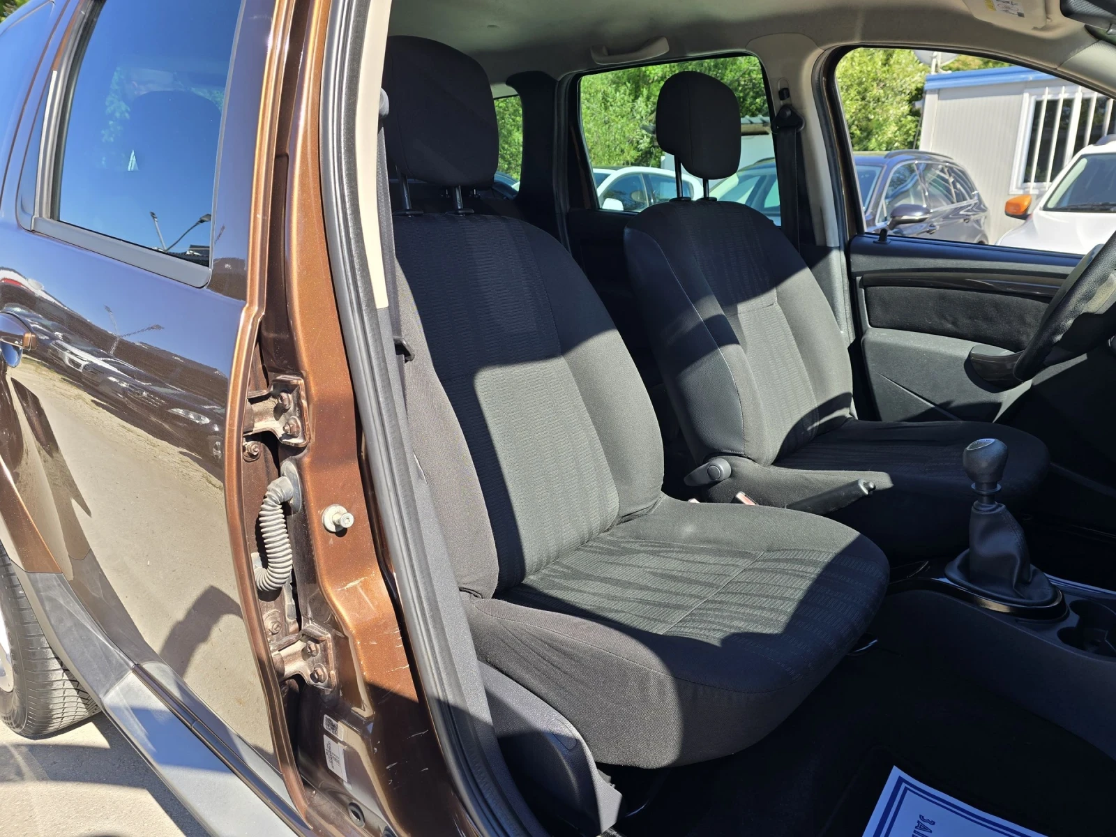 Dacia Duster 1.5DCI 110к.с Топ състояние , снимка 13 - Автомобили и джипове - 54932547