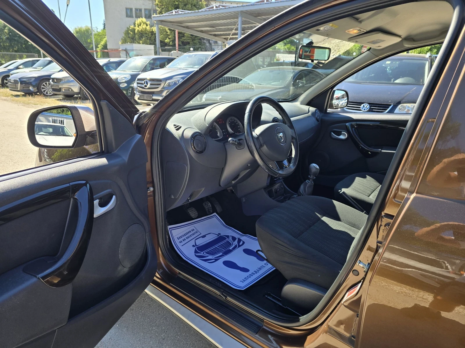 Dacia Duster 1.5DCI 110к.с Топ състояние , снимка 11 - Автомобили и джипове - 54932547