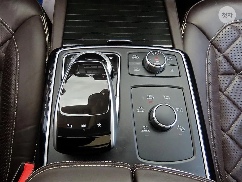 Mercedes-Benz GLS 500 4MATIC AMG LINE PANORAMA 360CAM EKPAHИ FULL, снимка 9 - Автомобили и джипове - 55481453