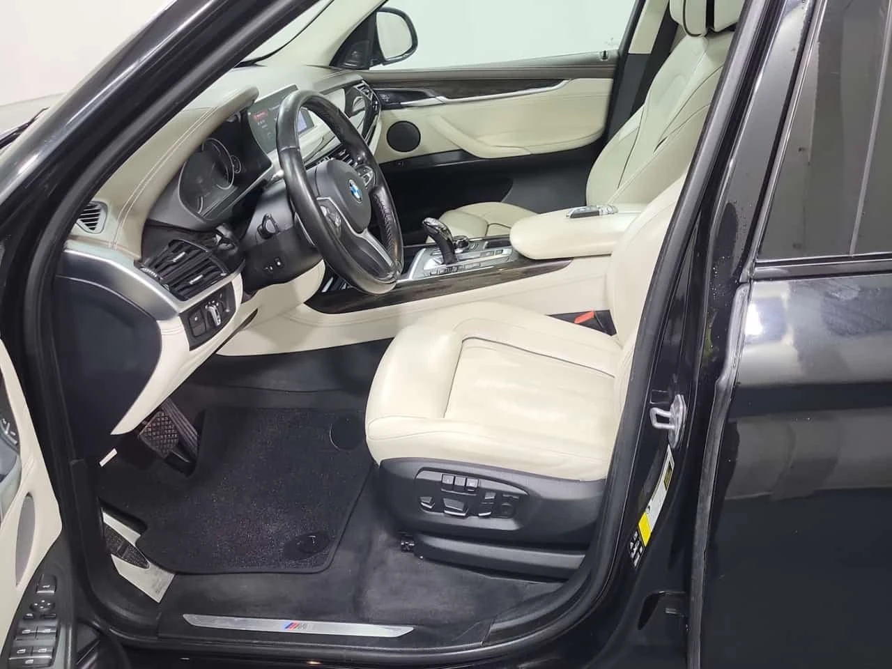 BMW X5 Xdrive35i * M Пакет * Дигитално табло * CARFAX * , снимка 6 - Автомобили и джипове - 56260080