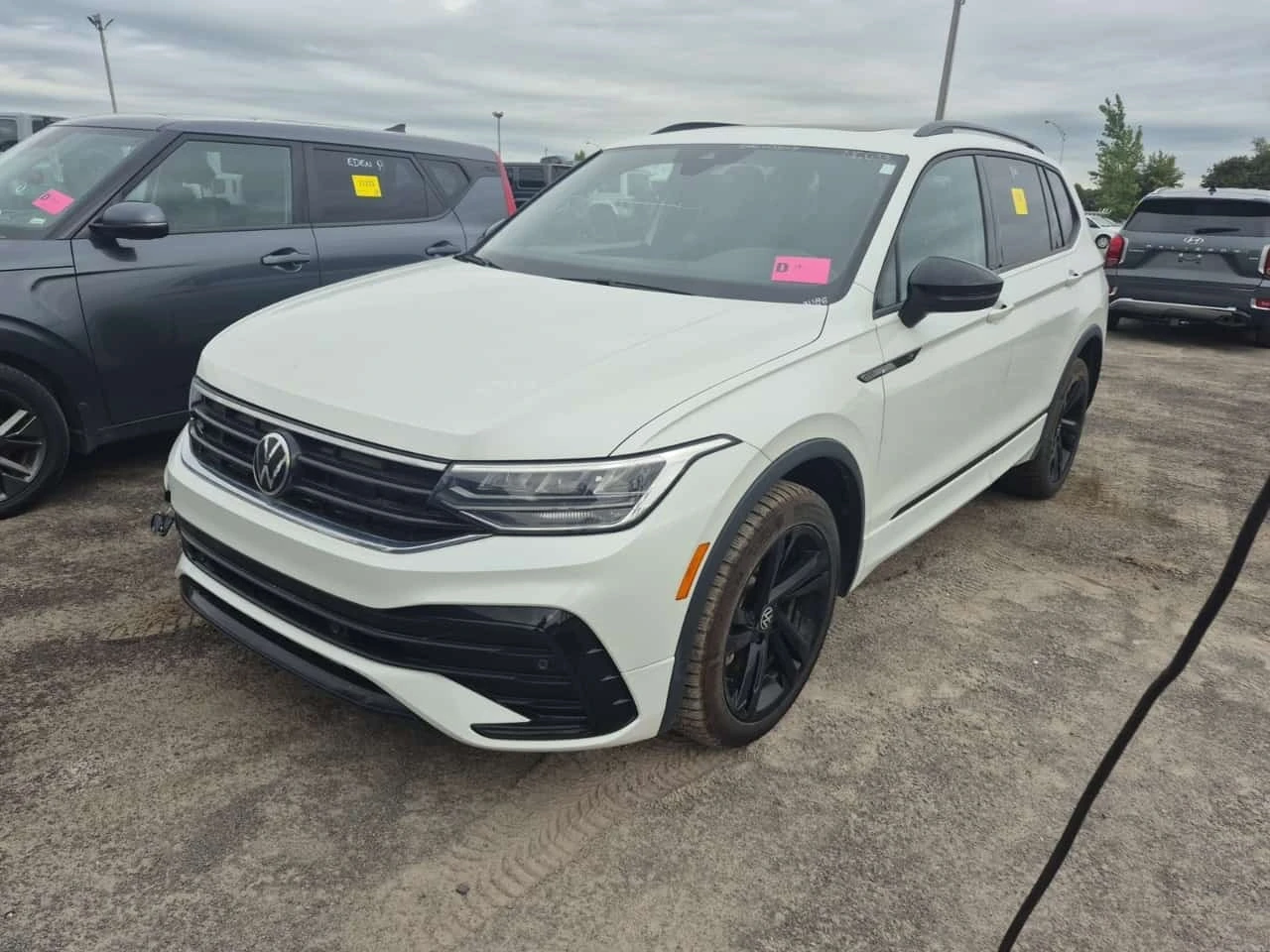 VW Tiguan * COMFORTLINE R LINE BLACK EDITION * CARFAX * 