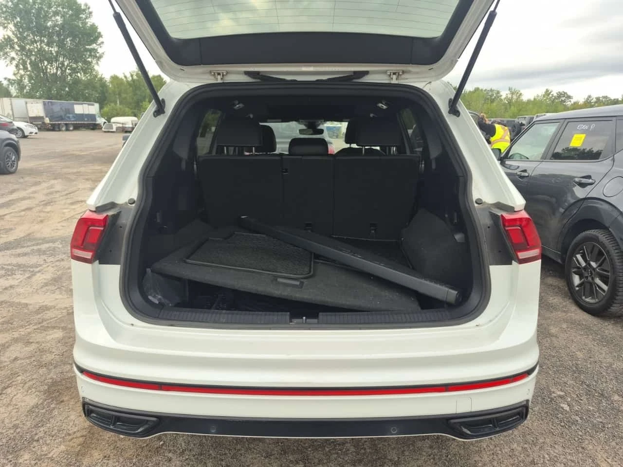 VW Tiguan * COMFORTLINE R LINE BLACK EDITION * CARFAX *  | Mobile.bg � ����������� 12