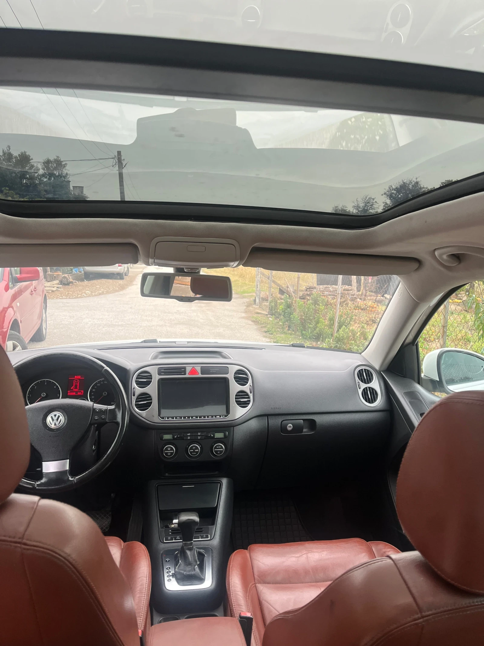 VW Tiguan, снимка 9 - Автомобили и джипове - 56747504