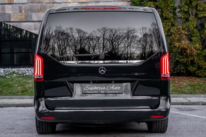 Mercedes-Benz V 220 d* EXTRA-LONG* TV* BUSINESS CLASS* LUXURY* LED, снимка 4 - Бусове и автобуси - 53599728