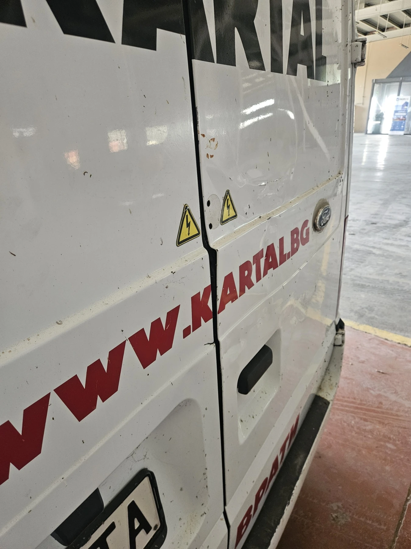 Ford Transit 2.2 - изображение 7