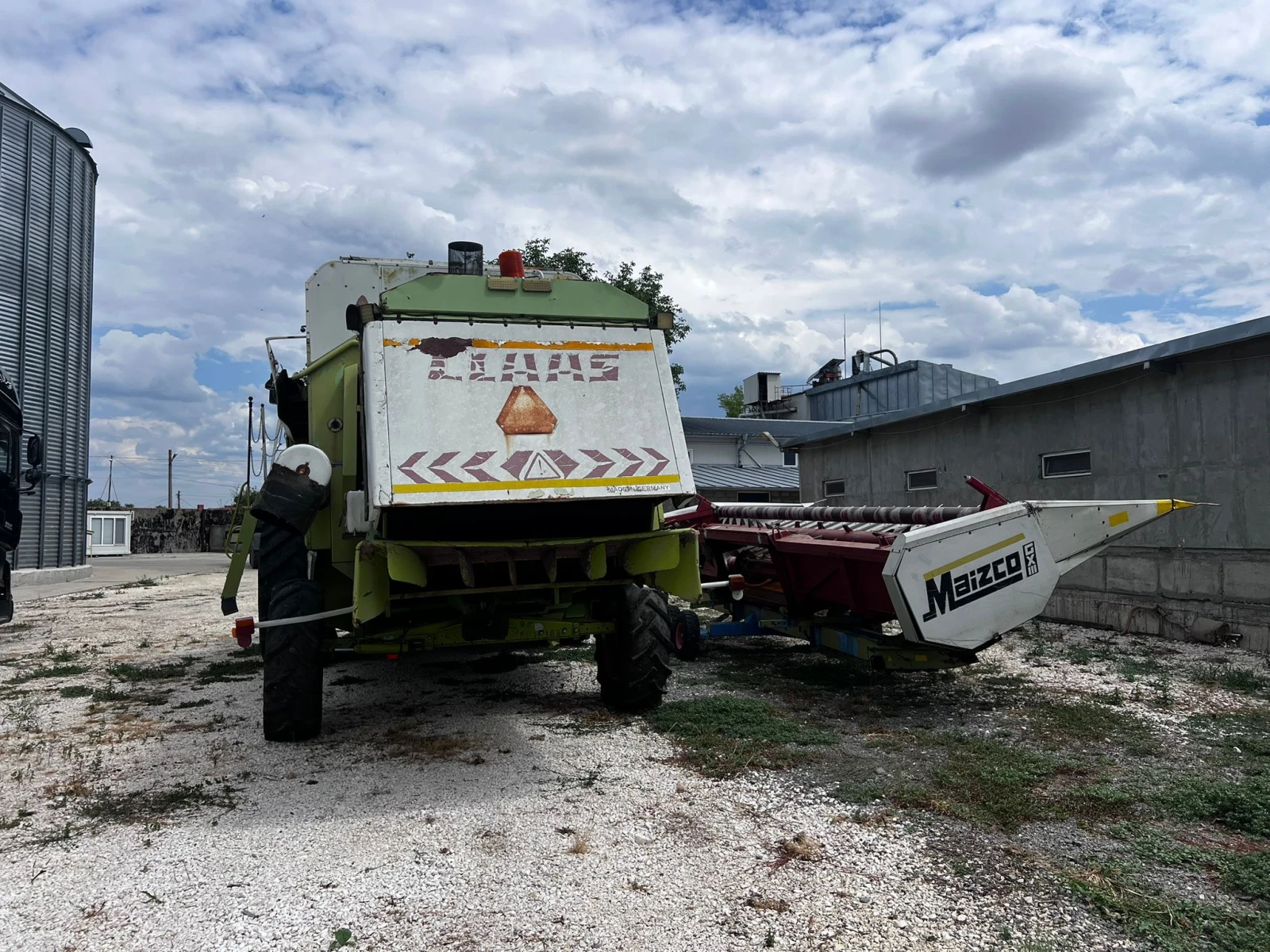 Комбайн Claas Mega 218, снимка 2 - Селскостопанска техника - 54118023