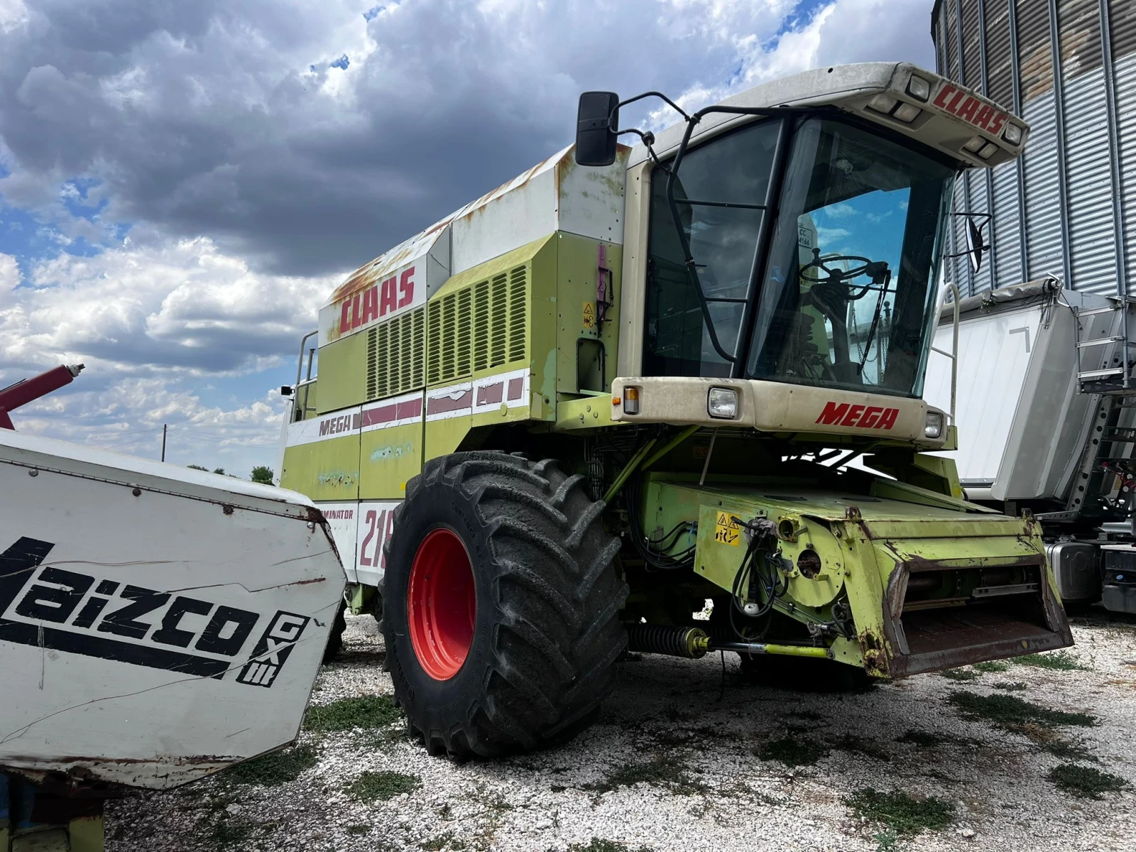 Комбайн Claas Mega 218, снимка 7 - Селскостопанска техника - 54118023