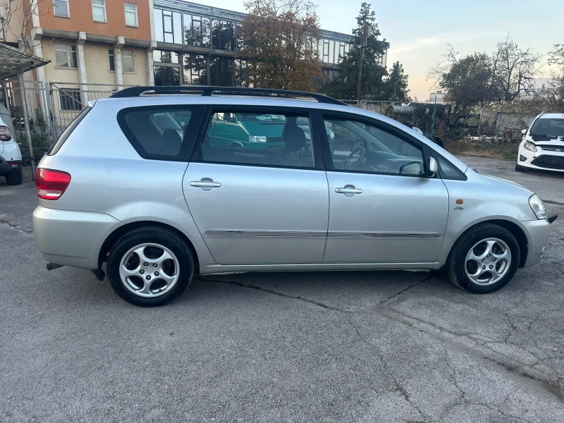 Toyota Avensis verso 2.0D-4D-116кс, снимка 8 - Автомобили и джипове - 47867282