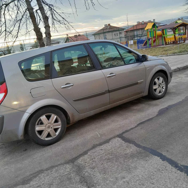 Renault Scenic Megane 1.9 DCi, снимка 2 - Автомобили и джипове - 48731532